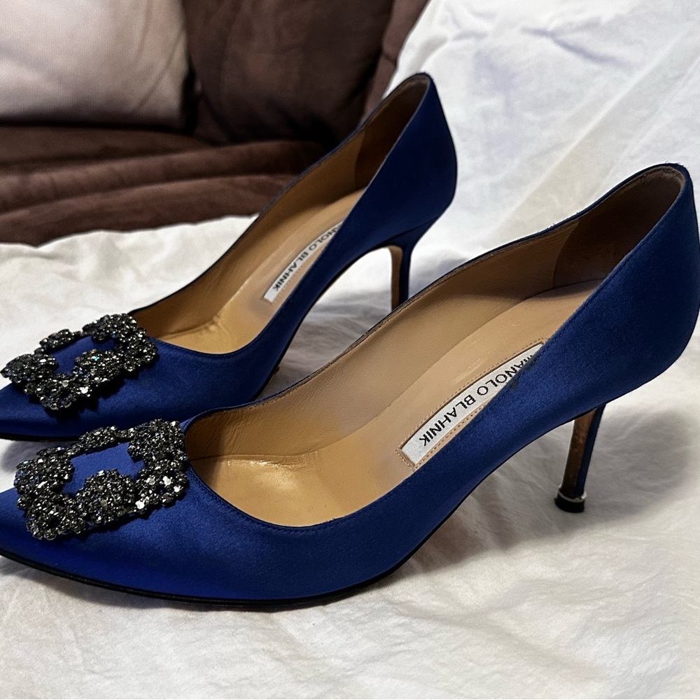 Manolo Blahnik 'Hangisi' Pointy Toe Pump